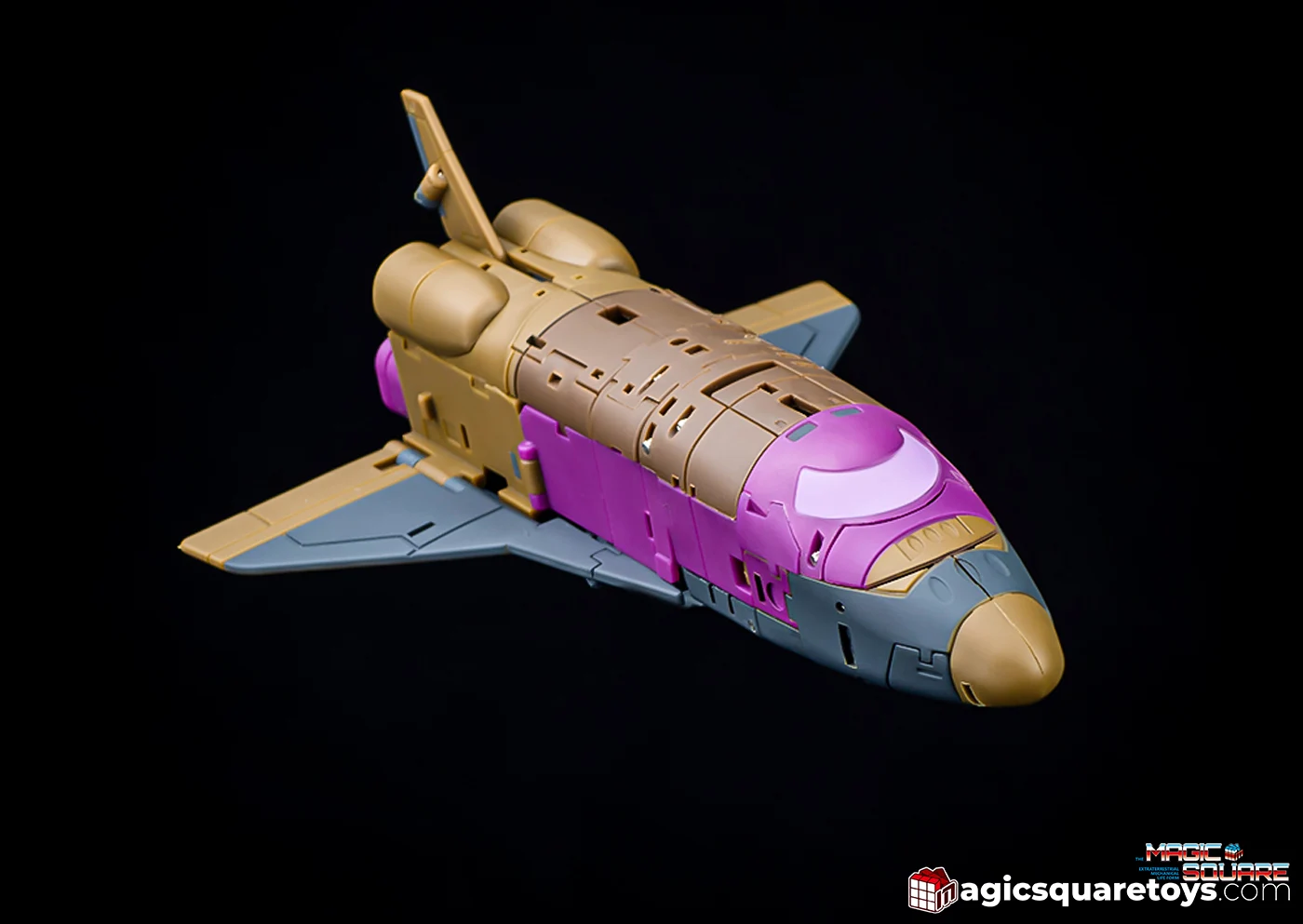 Magic Square Toys MS-B55 Space Shuttle, Transformers Blast Off homage, 5th member of the Bruticus homage.